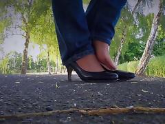 Outdoor in Jeans & Heels