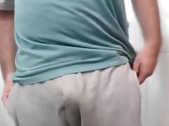 Me sagging and pissing in sweatpants and satin boxershorts