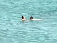 Nudist couple without shame. strangers walk by, while they fuck !!!
