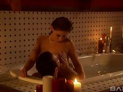 Romantic shagging game with a pretty lady in a tub