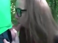 Jeune salope maritale baisee en foret devant voyeurs