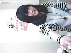 peeping asian office lady go to toilet.4