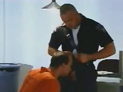 Horny Cop fucks prisioner