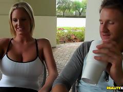 MilfHunter - Nice and smoothie