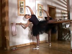 Aleska Diamond fingers her pussy in a ballet class
