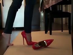 Teasing and bending red 6 inch stilettos heels pumps